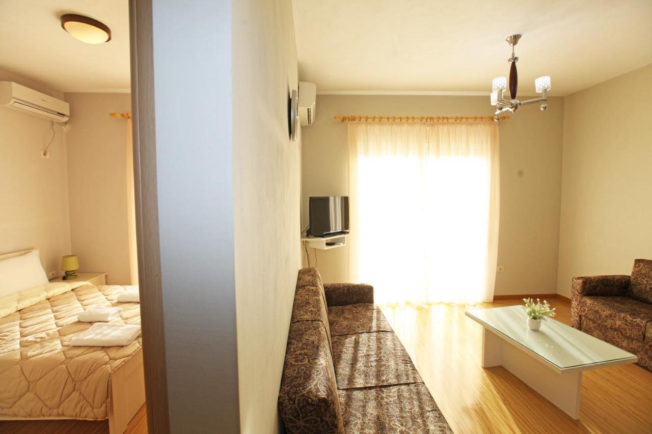 סרנדה Teo Apartaments מראה חיצוני תמונה